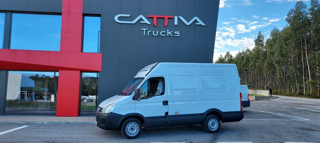 Iveco Daily 2.3 35S11 isotermica 