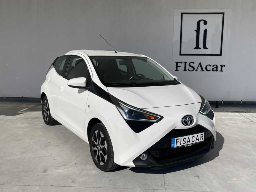 Toyota Aygo 1.0 X-Play (72cv) (5p)