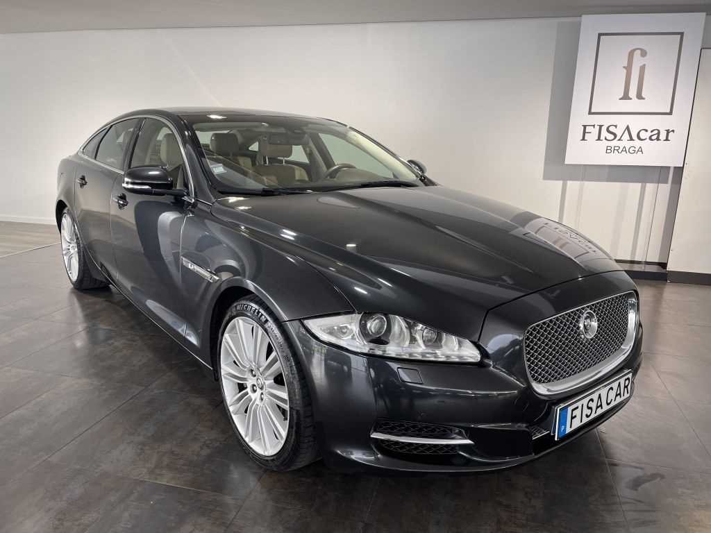 Jaguar XJ 3.0 D V6 Premium Luxury (275cv) (4p)