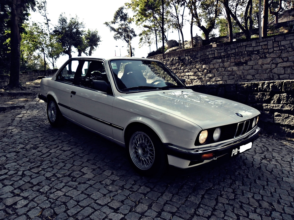 BMW Série 3 323i Coupe E30