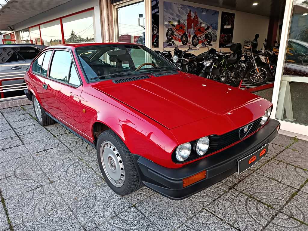 Alfa Romeo GTV Alfetta GTV 2.0