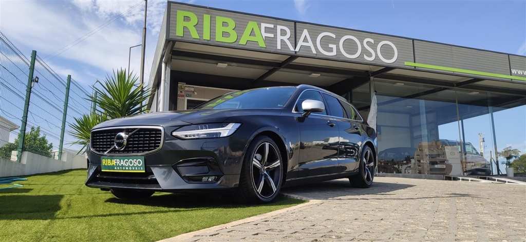 Volvo V90 D4 R-DESIGN