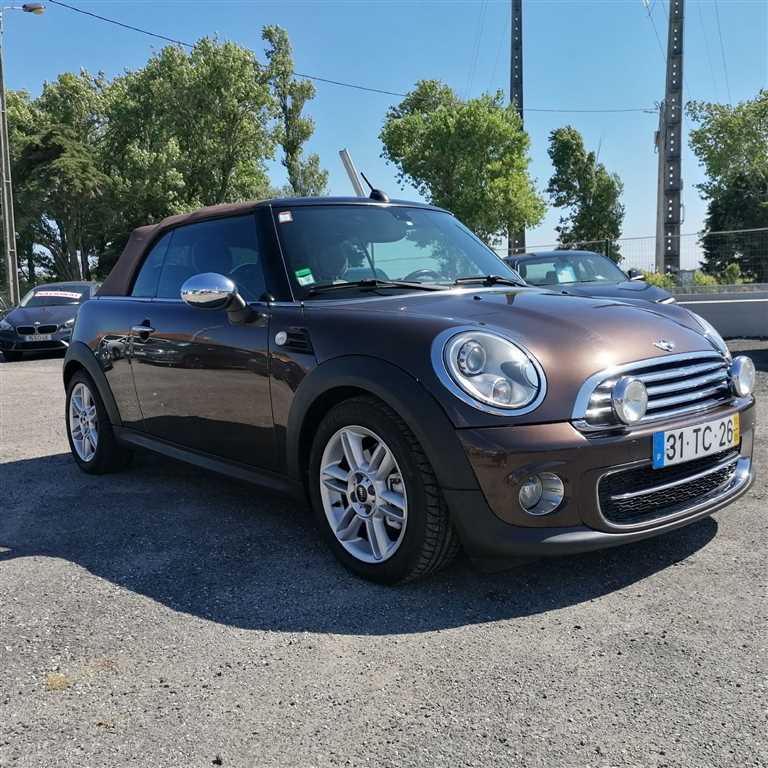 MINI Cabrio 1.6 D EDIÇÃO 50 ANOS 2 ANOS DE GARANTIA