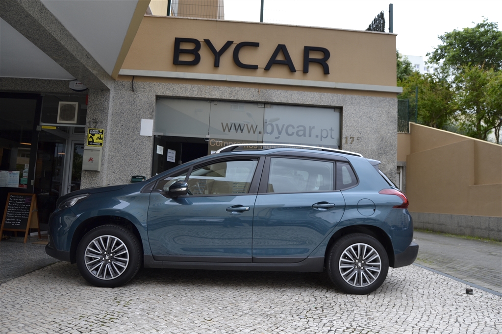 Peugeot 2008 1.2 PureTech Access (82cv) (5p)