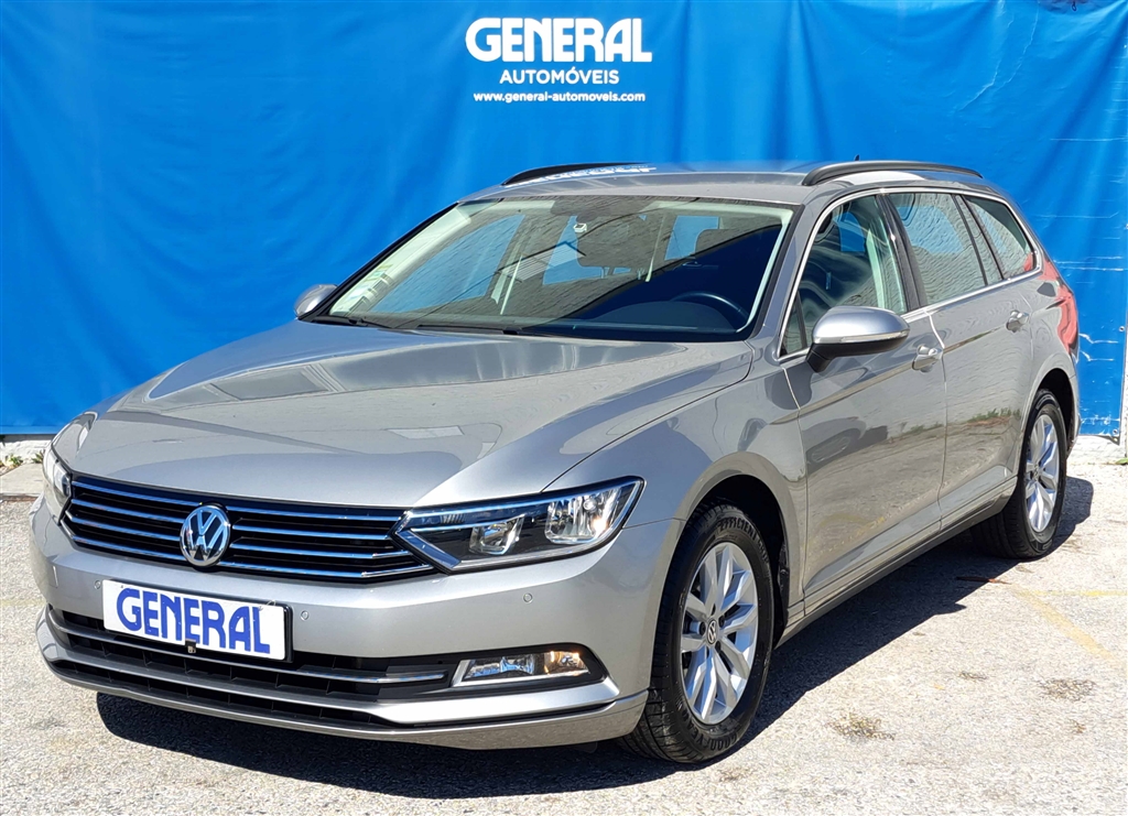 Volkswagen Passat V. 2.0 TDi Confortline BlueMotion DSG (150cv) (5p)