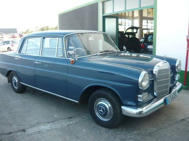 Mercedes-Benz 190 W110 C