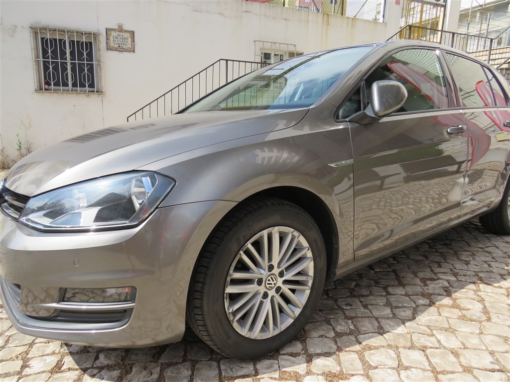 Volkswagen Golf 1.6 TDi Confortline (105cv) (5p)