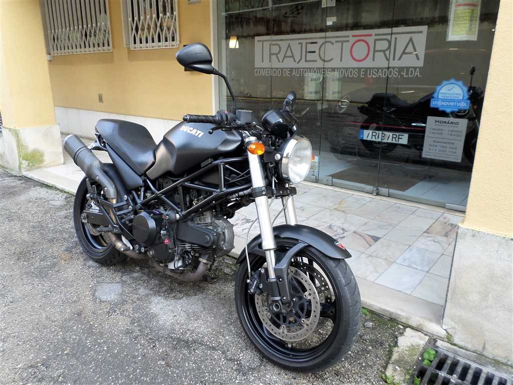 Ducati Monster 695 