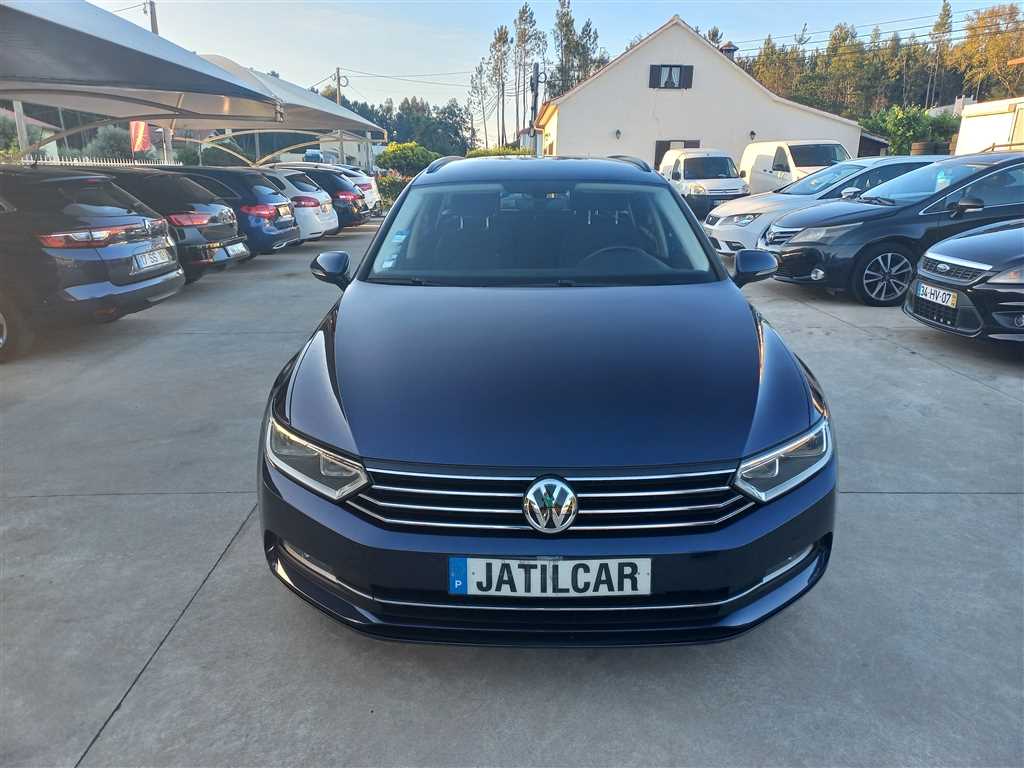 Volkswagen Passat 1.6 TDi Confortline DSG (120cv) (5p)