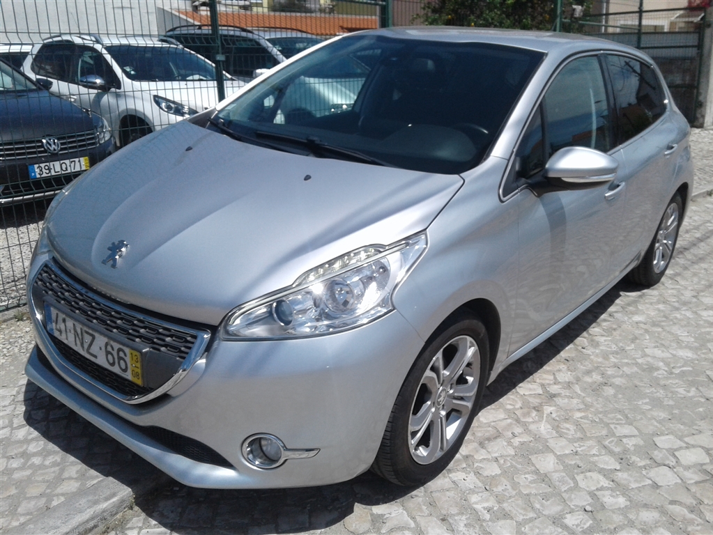 Peugeot 208 1.4 HDi Allure (68cv) (5p)