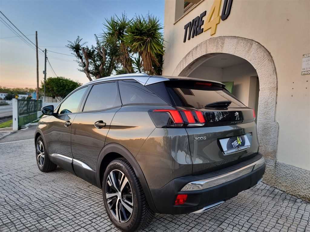 Peugeot 3008 1.5 BlueHDi Allure (130cv) (5p)