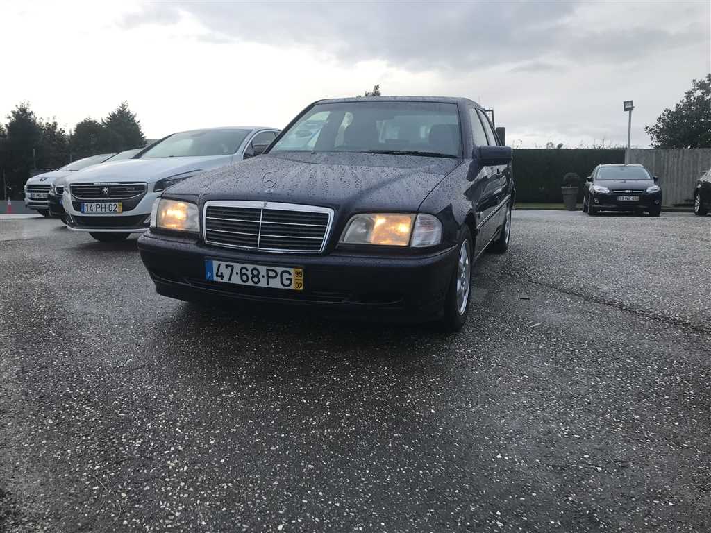 Mercedes-Benz Classe C 200 CDI Classic (102cv) (4p)