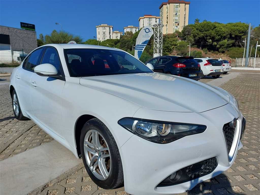 Alfa Romeo Giulia 2.2 D Super (150cv) (4p)