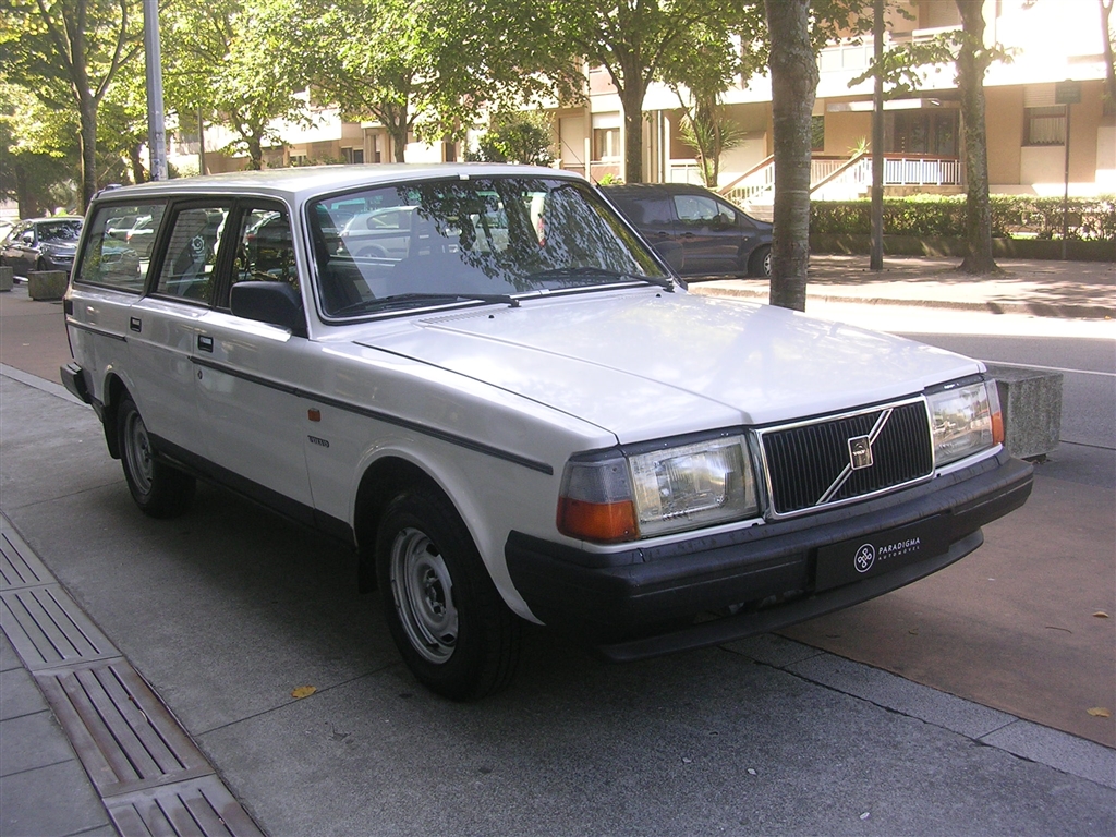 Volvo 244 (245 Van)