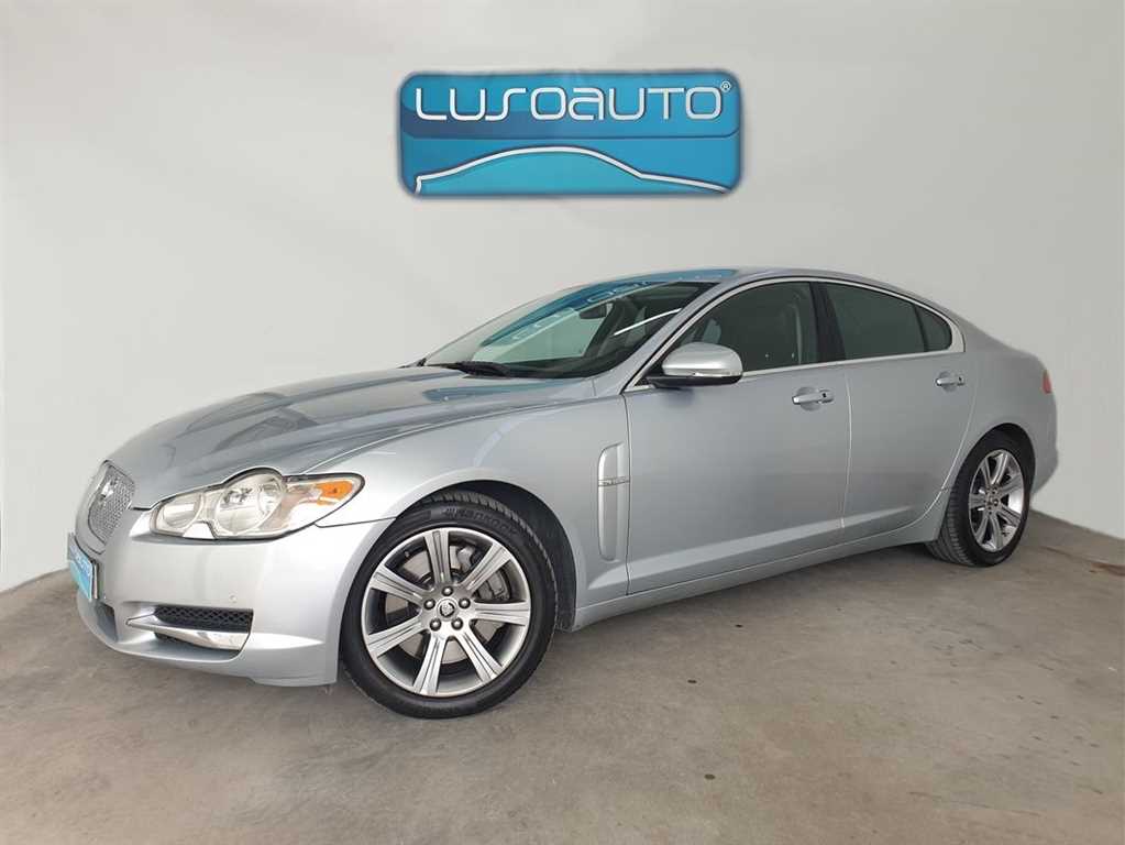 Jaguar XF 3.0 D V6 Luxury (240cv) (4p)