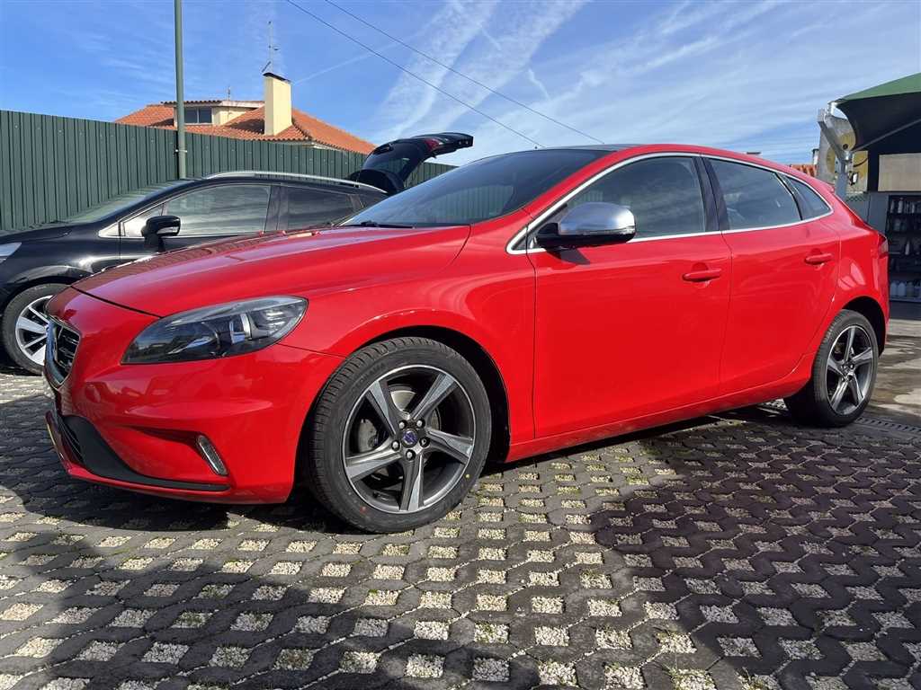 Volvo V40 R-DESIGN