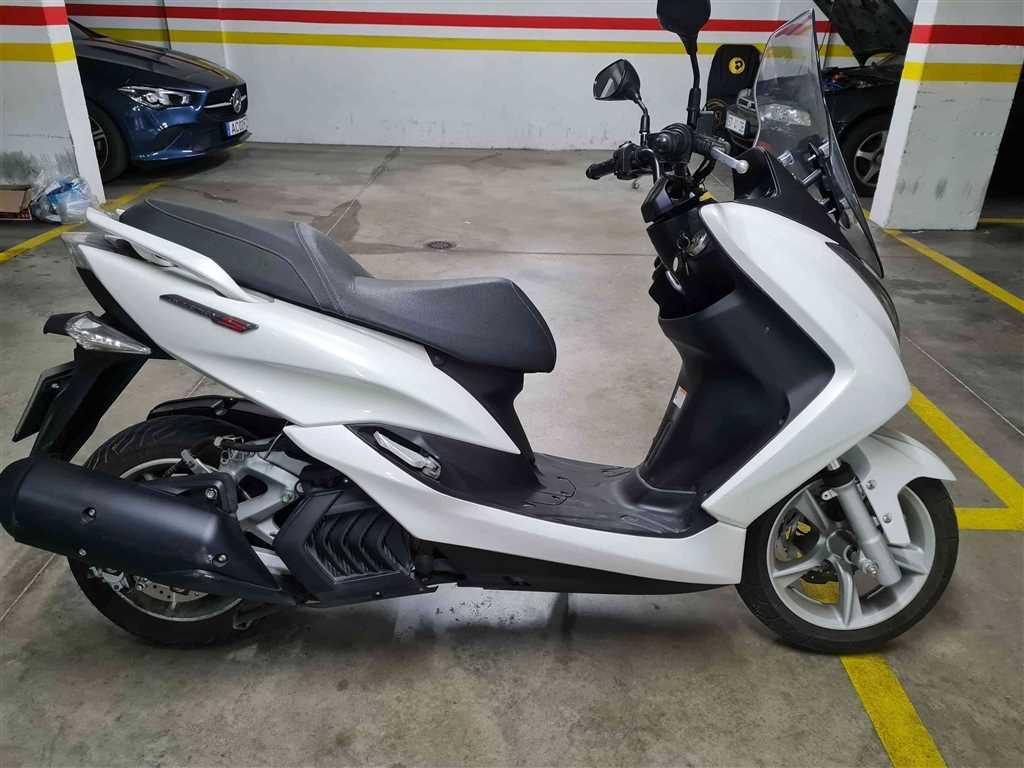 Yamaha Majesty S125 