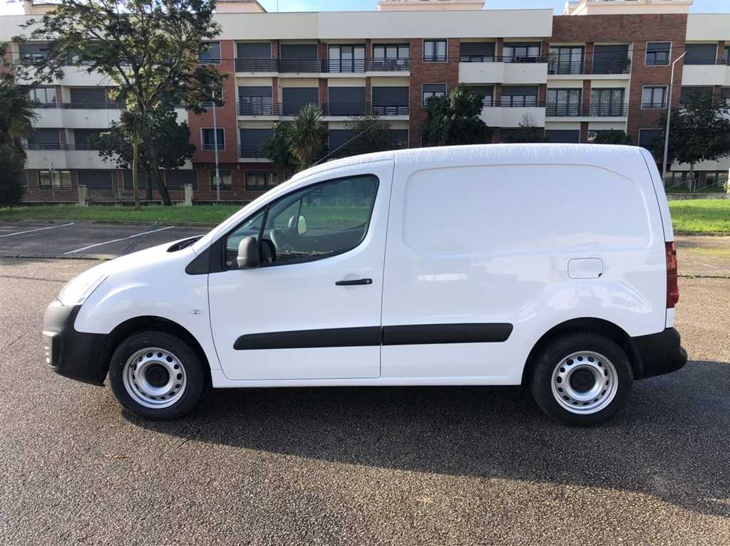 Peugeot Partner 1.6 HDi L1 H1 (100cv) (4p) (3Lug) - AR CONDICIONADO + IVA DEDUTÍVEL