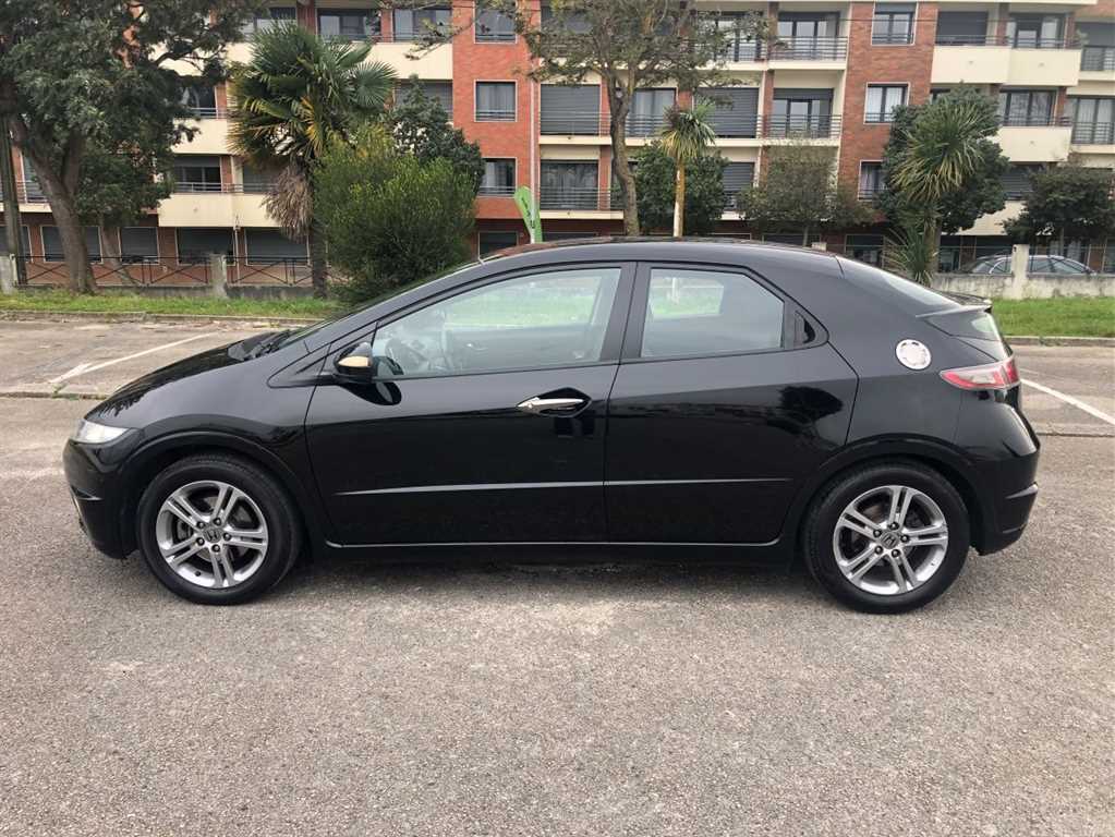 Honda Civic 1.4 i-VTEC Comfort (100cv) (5p)