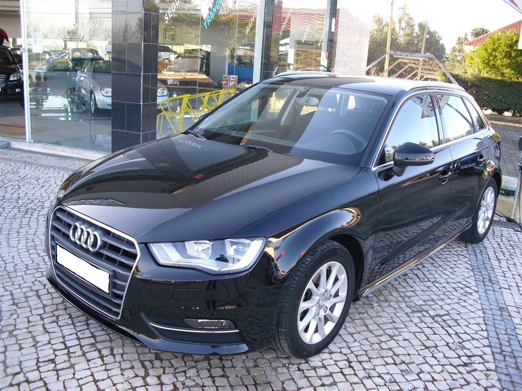 Audi A3 1.6 TDI Attraction S-tronic (110cv) (3p)