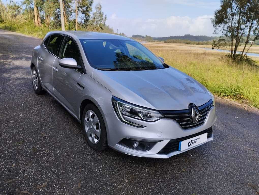 Renault Mégane 1.5 dCi Intens (110cv) (5p)