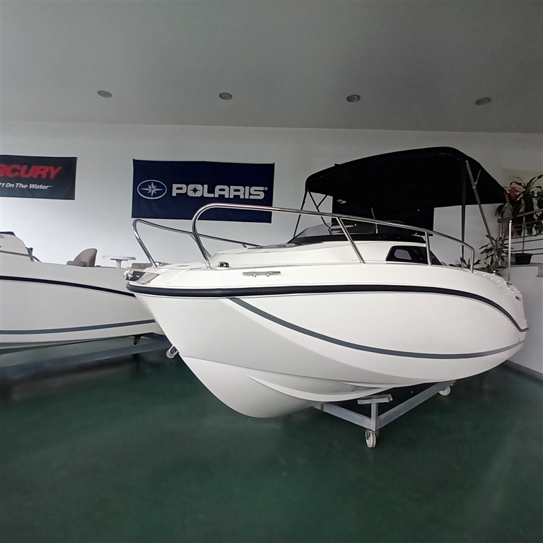 QUICKSILVER 555 CABIN