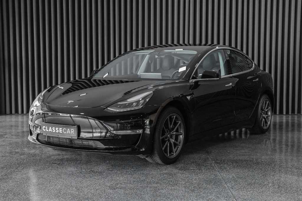 Tesla Model 3 Long-Range RWD