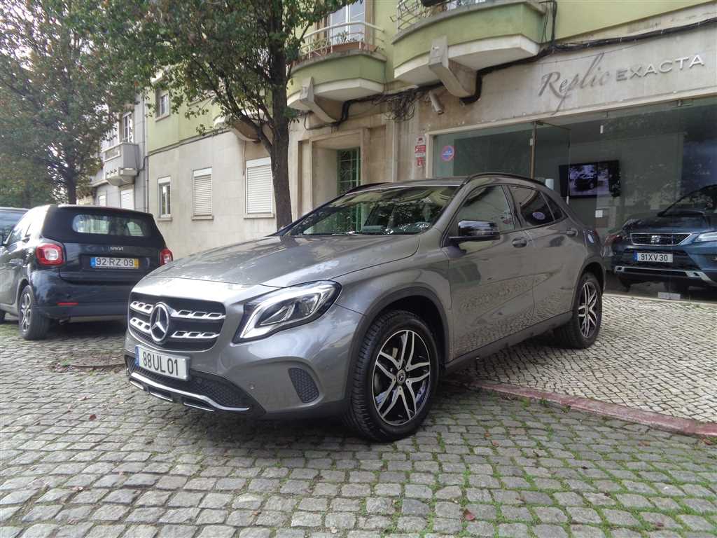 Mercedes-Benz Classe GLA 180 d AMG Line Aut. (109cv) (5p)