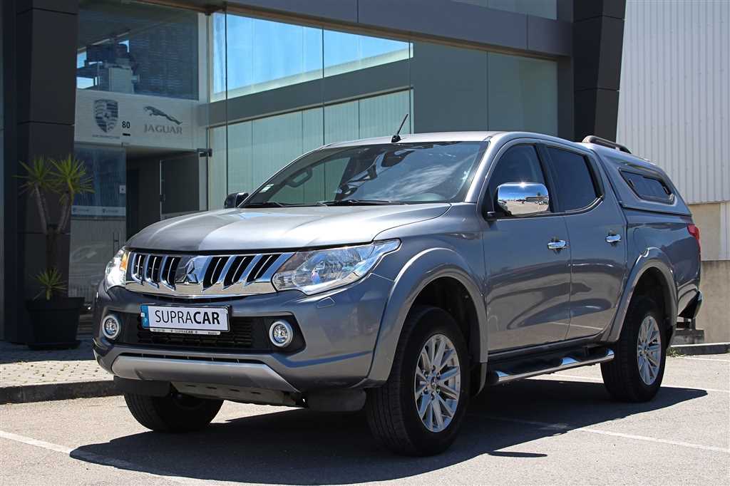 Mitsubishi L 200 2.4 DI-D CD Invite 4WD (154cv) (4p)
