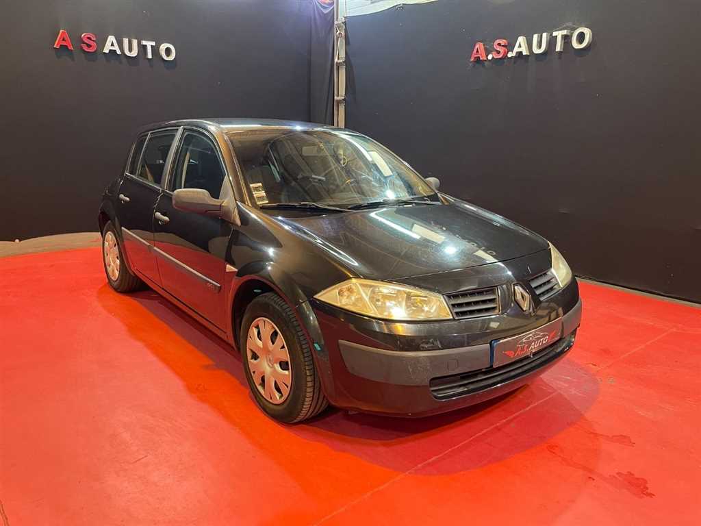 Renault (Model.Model?.Description)