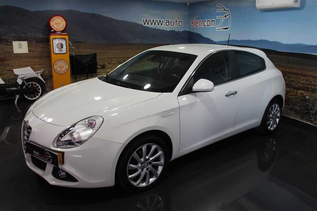 Alfa Romeo (Model.Model?.Description)