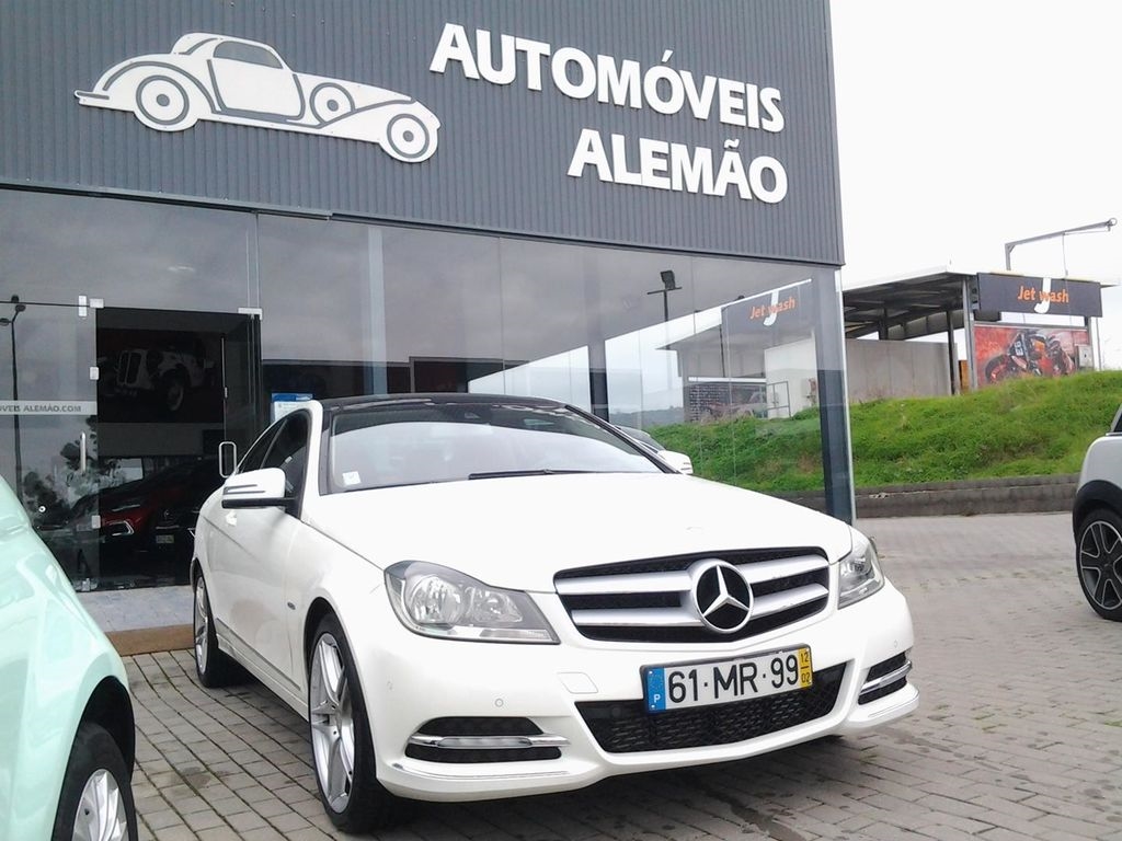 Mercedes-Benz (Model.Model?.Description)