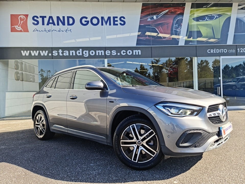 Mercedes-Benz Classe GLA 250 e Progressive (218cv) (5p)