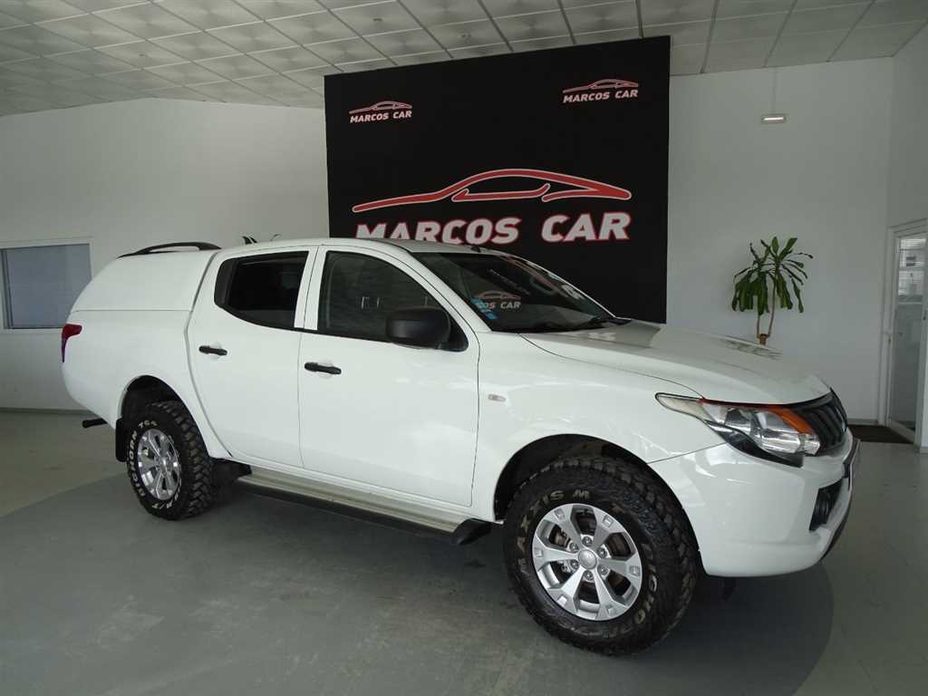 Mitsubishi L200 Strakar 2.4 DI-D CD Campera 4WD