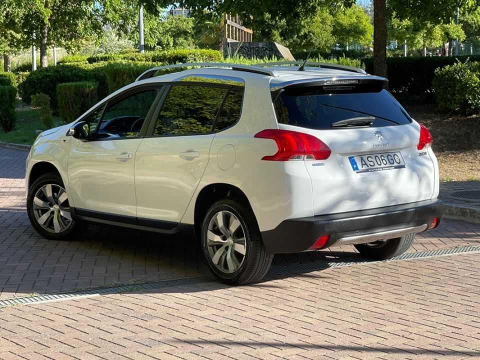 Peugeot 2008 1.2 PureTech Style (82cv) (5p)