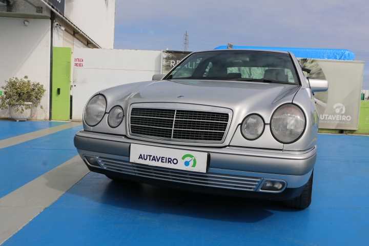 Mercedes-Benz Classe E 220 D Elegance (95cv) (4p)