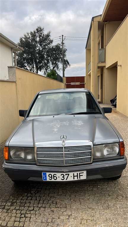 Mercedes-Benz 190 D 2.0 (72cv) (4p)