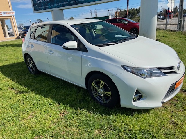 Toyota Auris 1.4 D-4D Comfort+J16 (90cv) (5p)