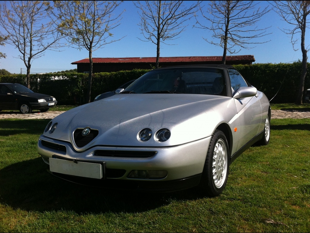 Alfa Romeo Spider 2.0