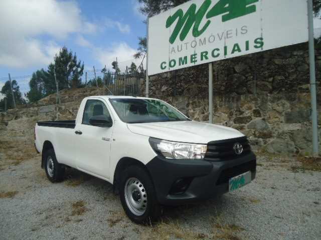 Toyota Hilux 2.4 D-4D 2WD CS (150cv) (2p)